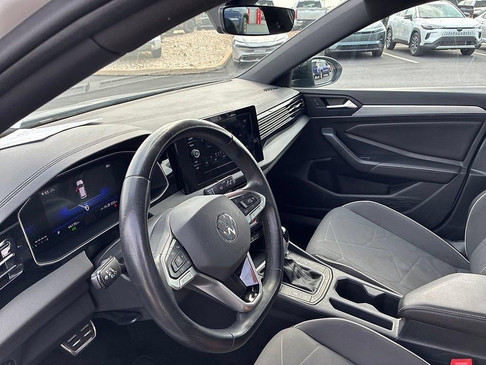 2025 Volkswagen Jetta Sport Auto
