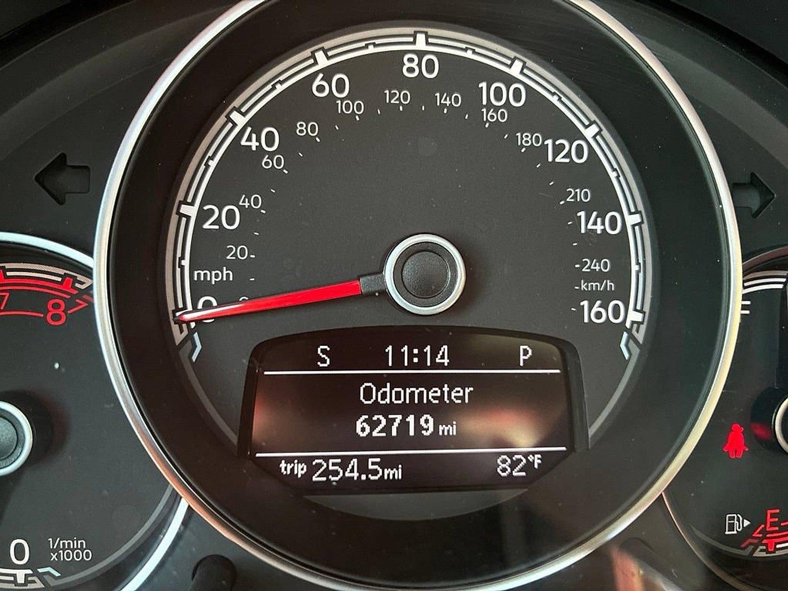2019 Volkswagen Beetle SE Auto