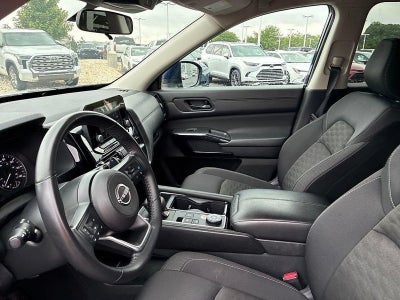 2025 Nissan Pathfinder SV 4WD