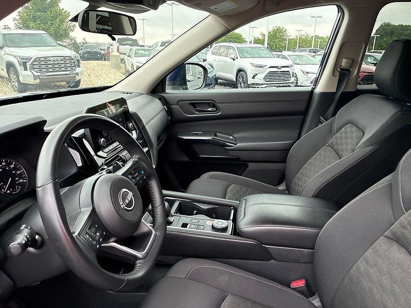 2025 Nissan Pathfinder SV 4WD