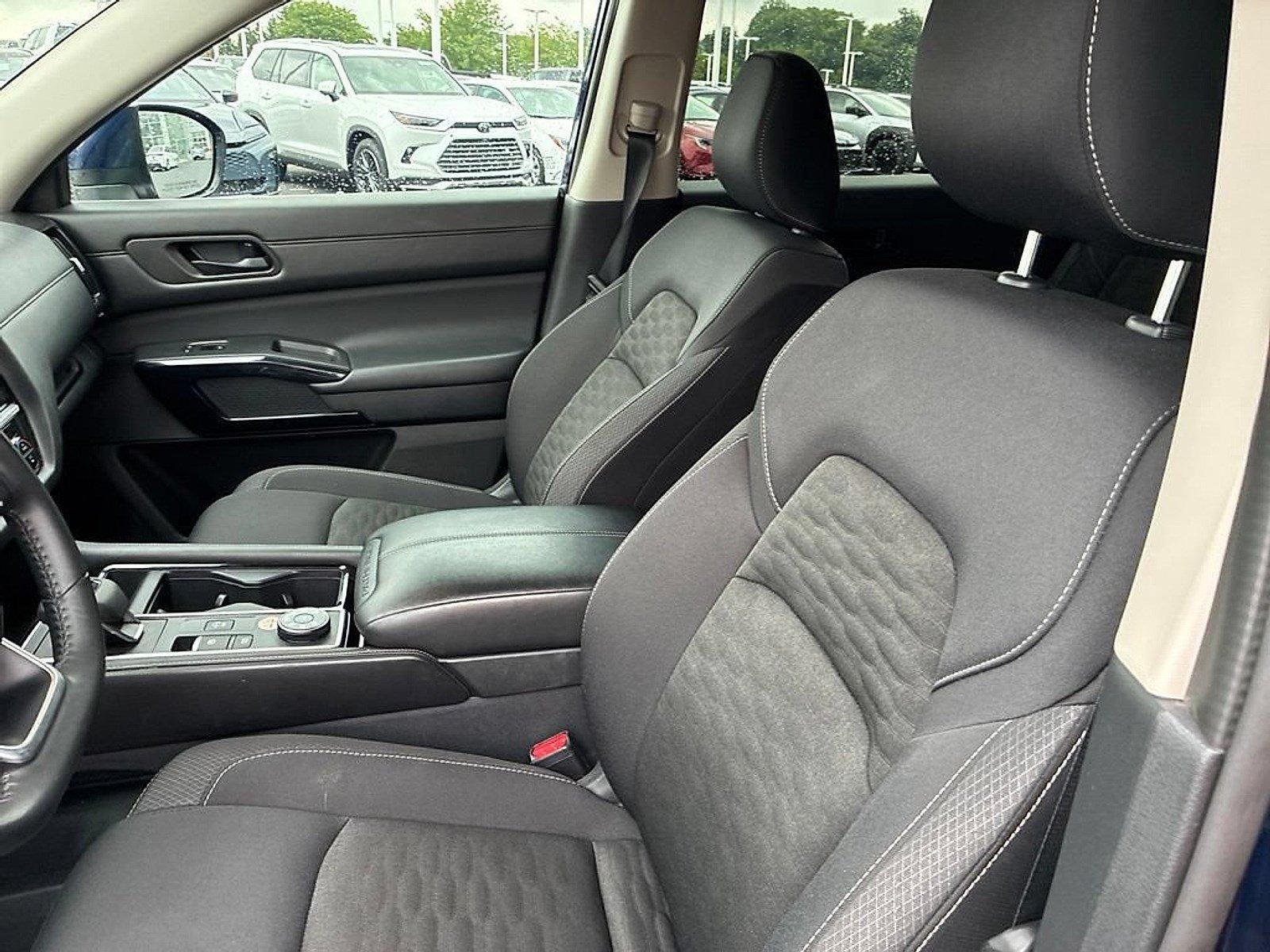2025 Nissan Pathfinder SV 4WD