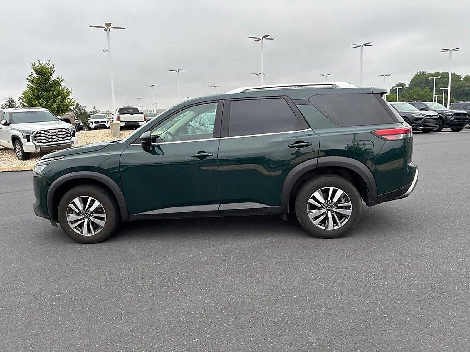 2025 Nissan Pathfinder SL 4WD