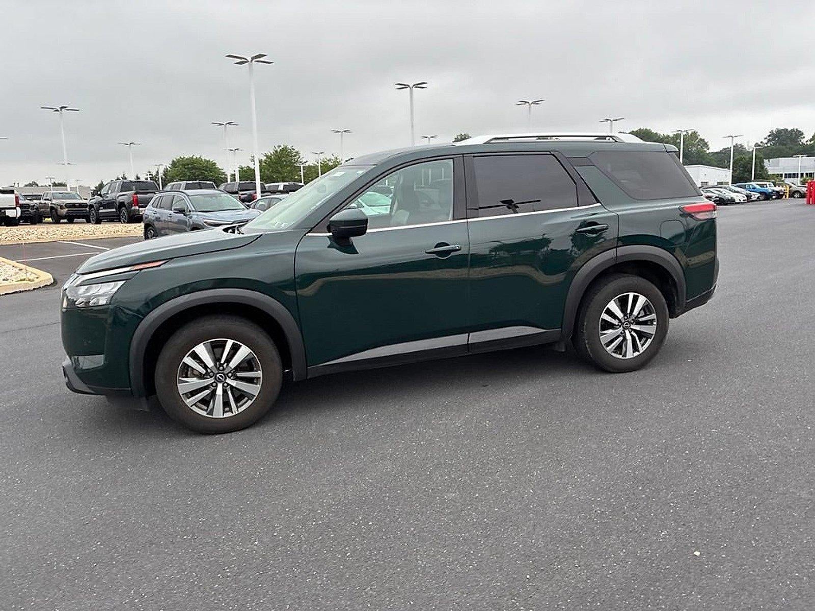 2025 Nissan Pathfinder SL 4WD