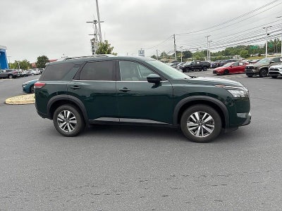 2025 Nissan Pathfinder SL 4WD