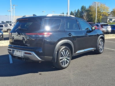 2022 Nissan Pathfinder Platinum