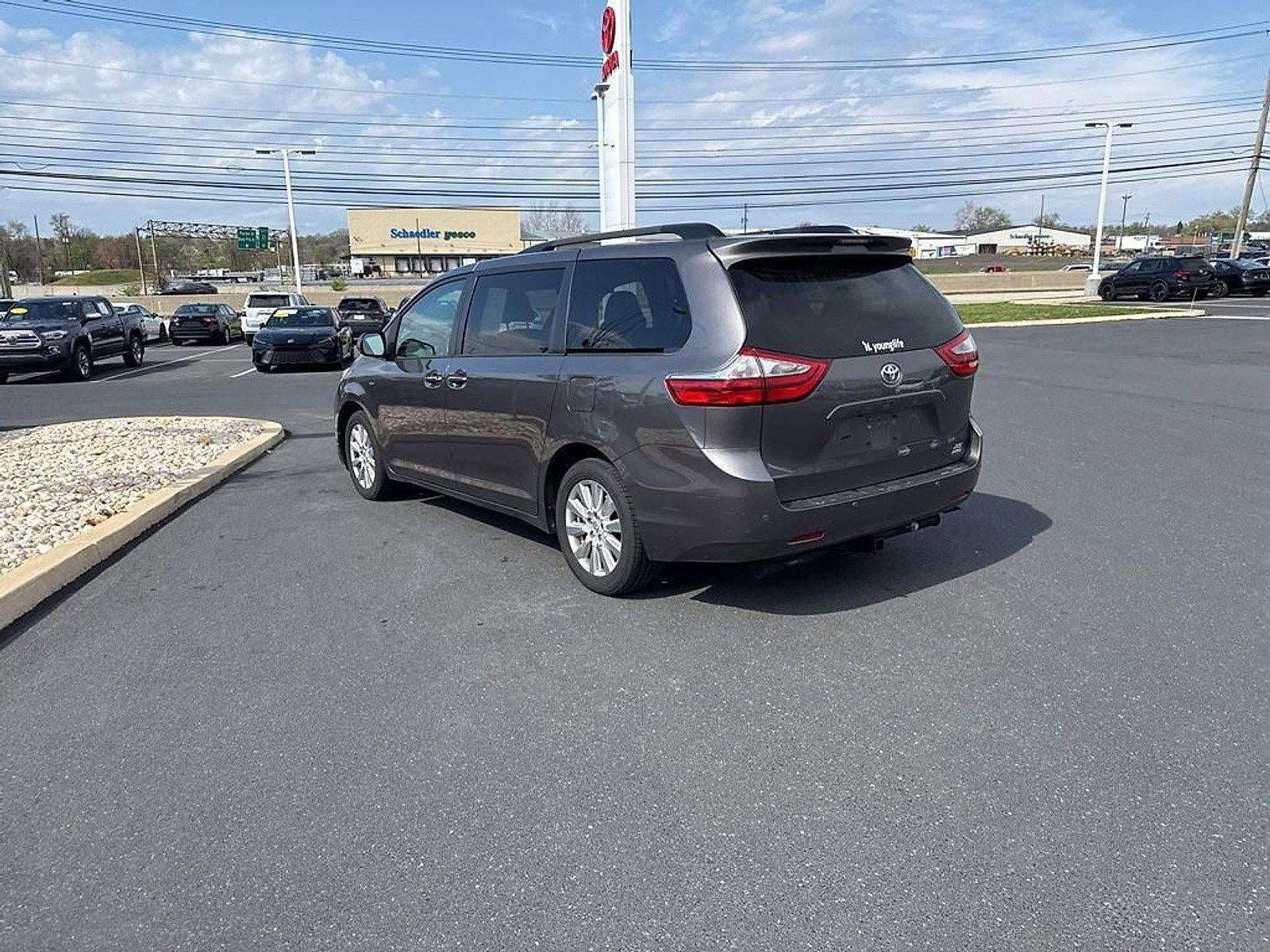 2017 Toyota Sienna XLE Premium AWD 7-Passenger (Natl)