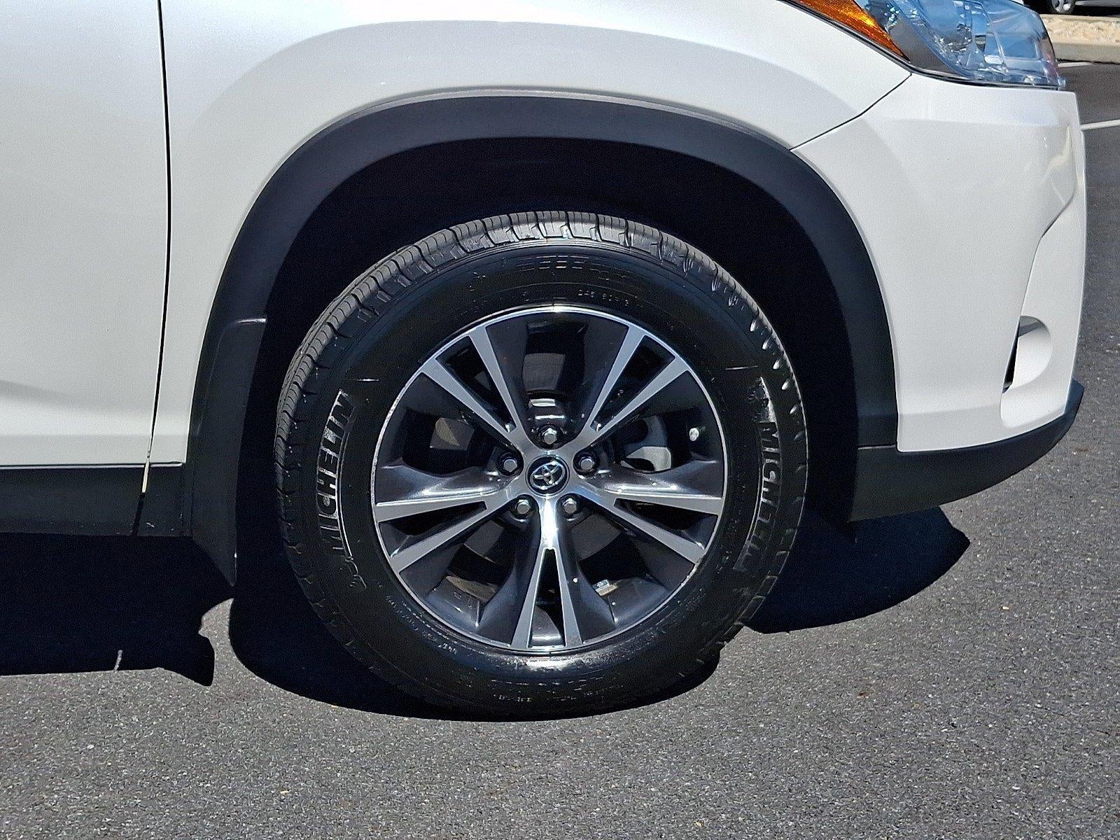 2019 Toyota Highlander LE Plus V6 FWD (SE)