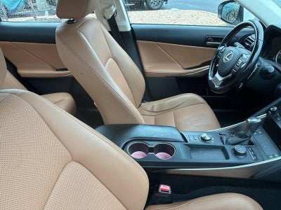 2017 Lexus IS 300 AWD