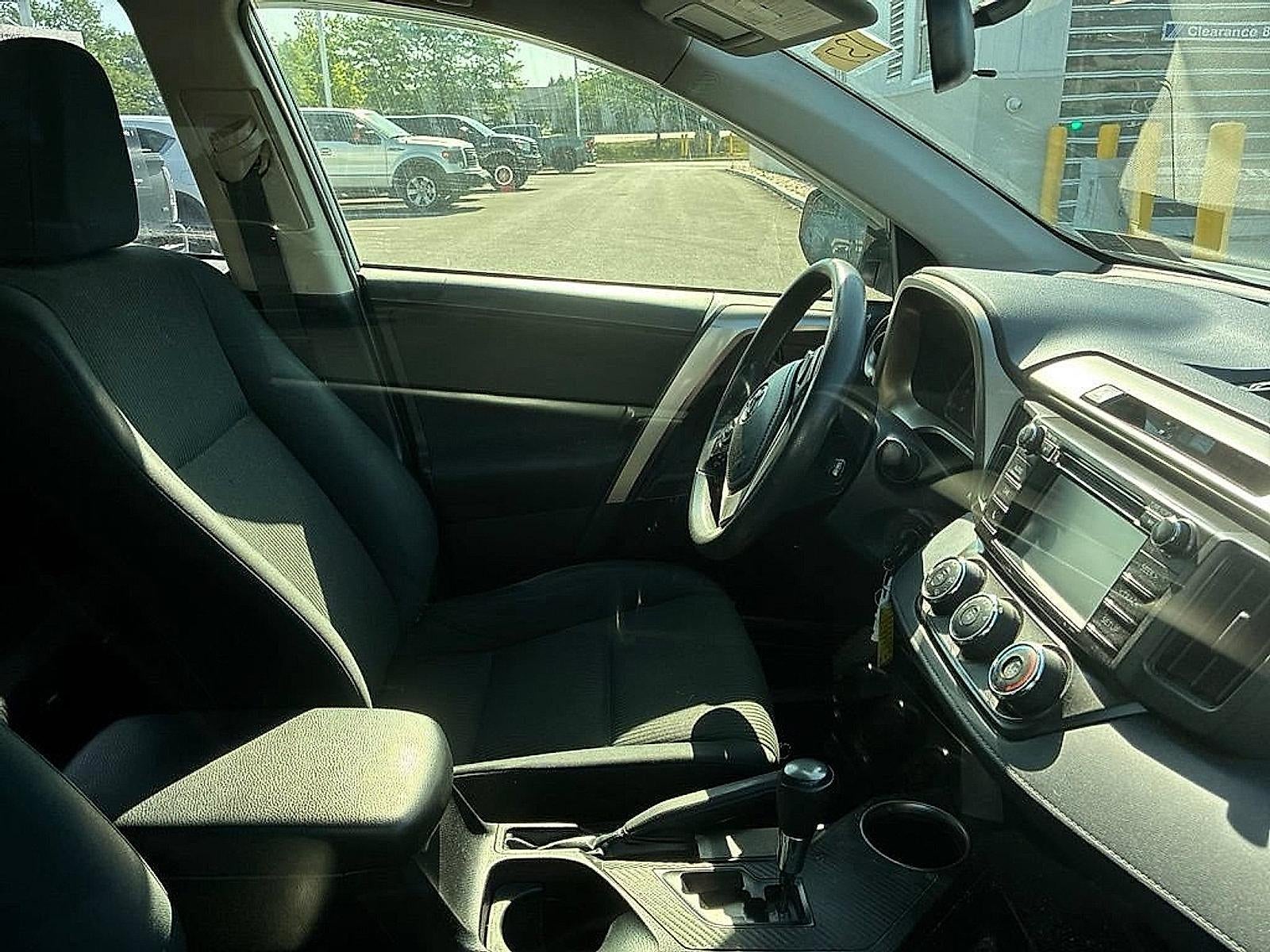 2015 Toyota RAV4 AWD 4dr LE (Natl)