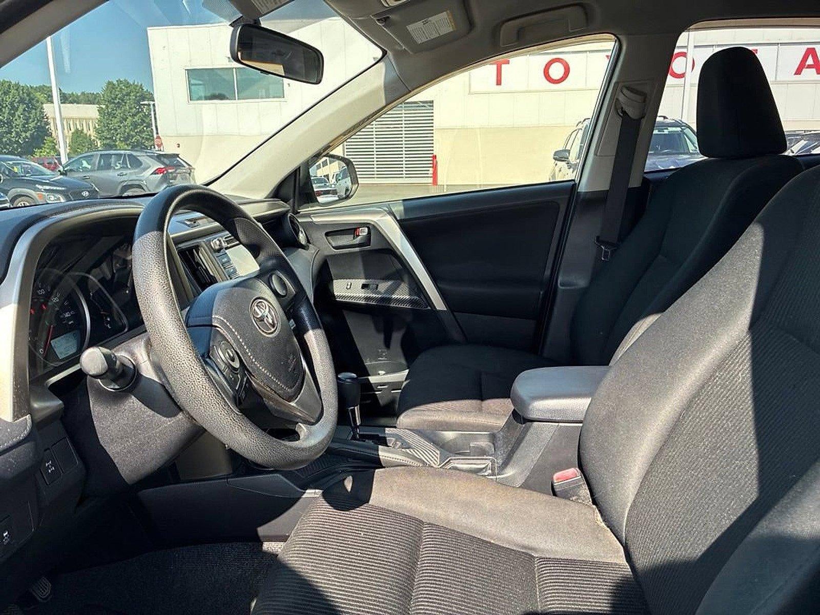 2015 Toyota RAV4 AWD 4dr LE (Natl)