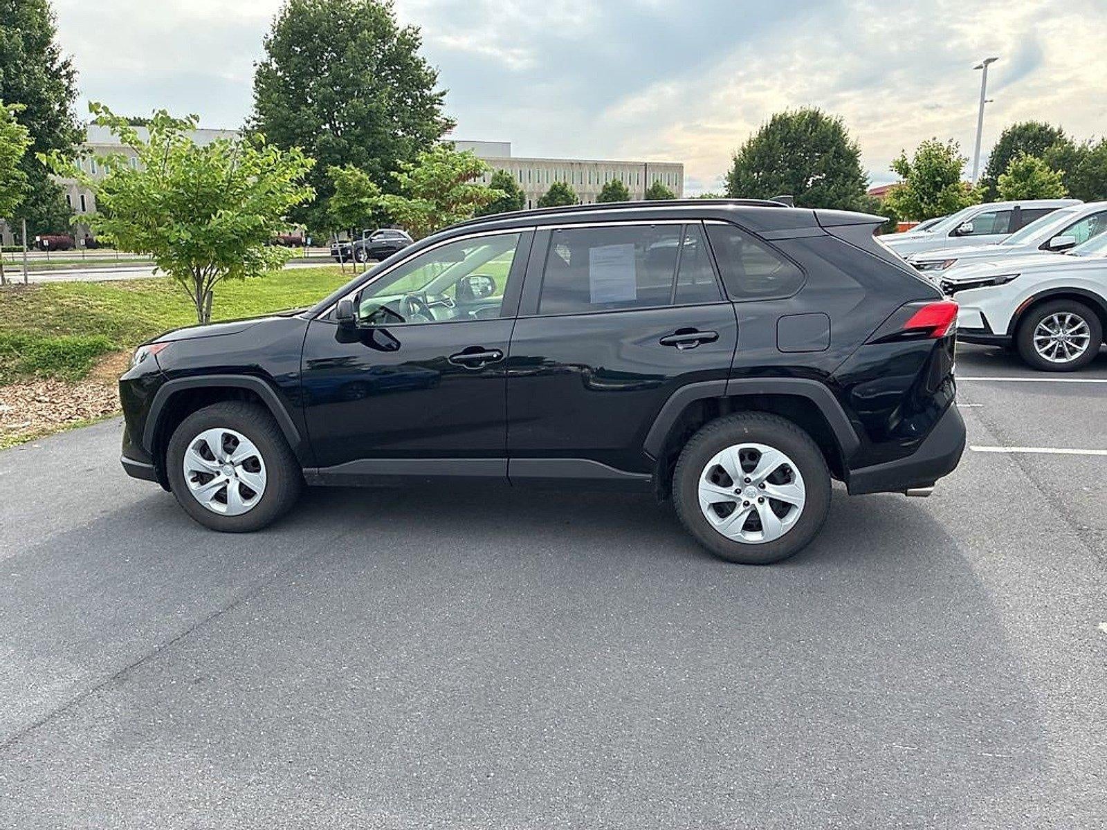 2019 Toyota RAV4 LE AWD (Natl)