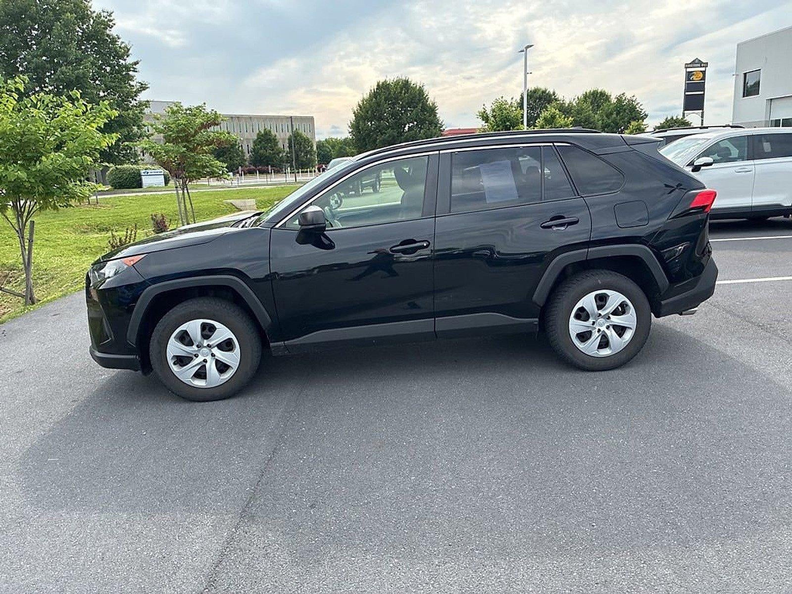 2019 Toyota RAV4 LE AWD (Natl)