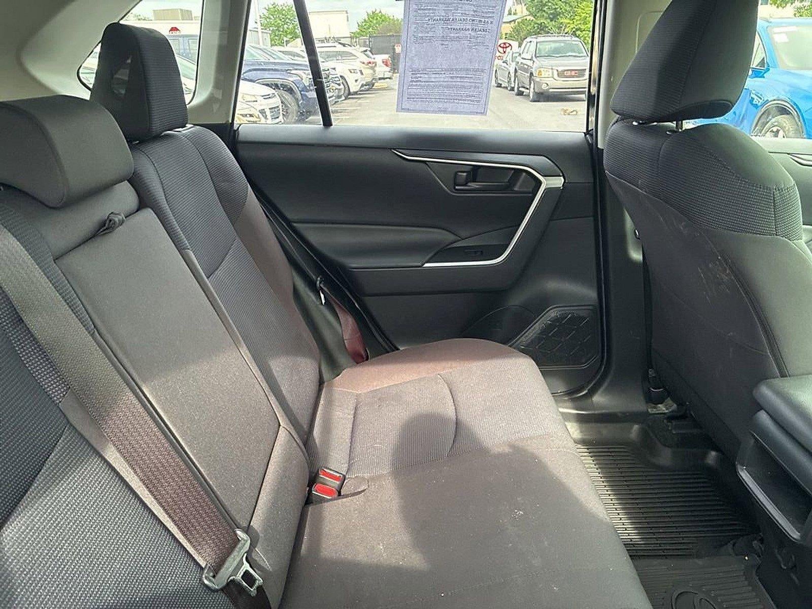2019 Toyota RAV4 LE AWD (Natl)