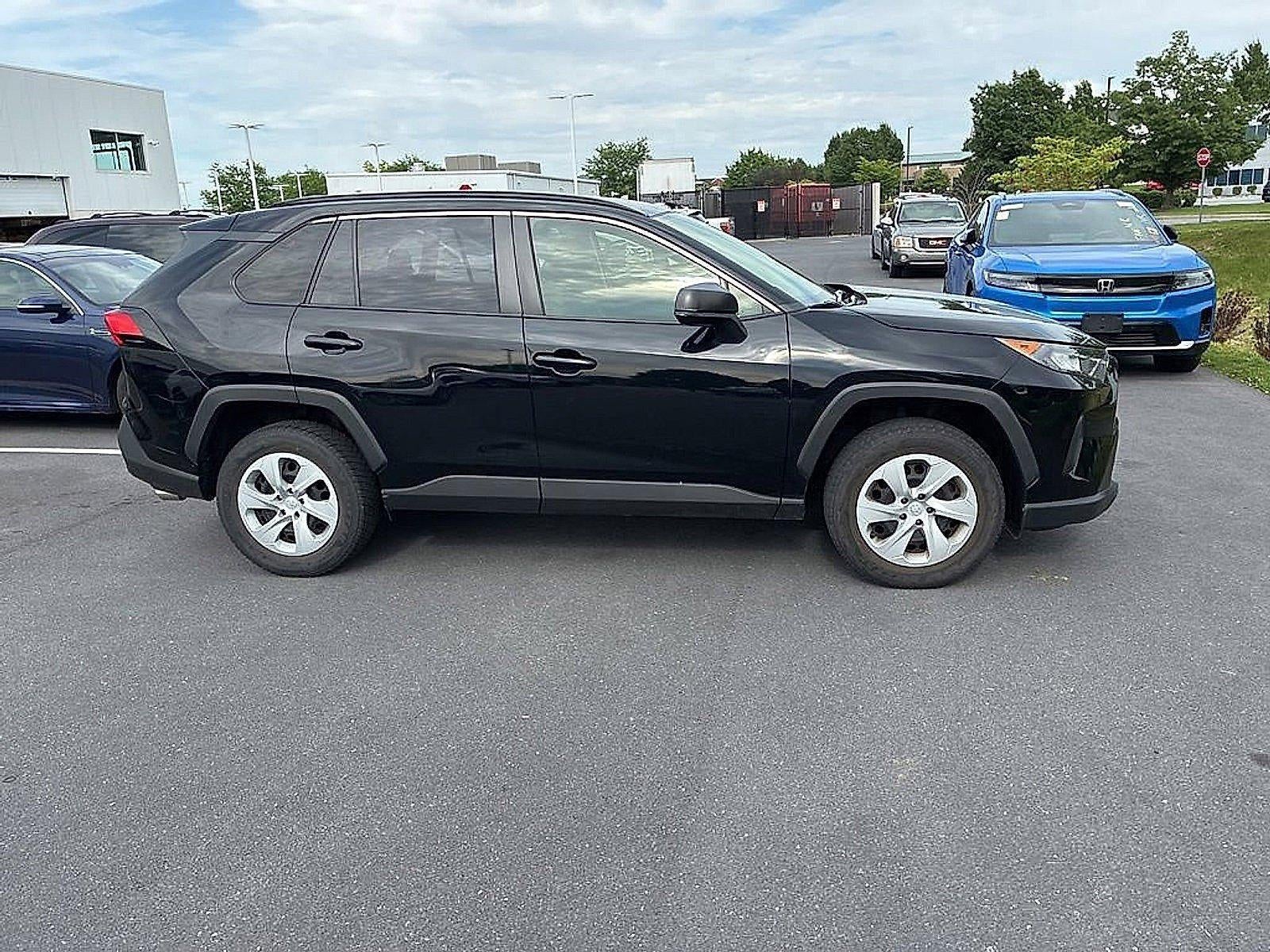 2019 Toyota RAV4 LE AWD (Natl)
