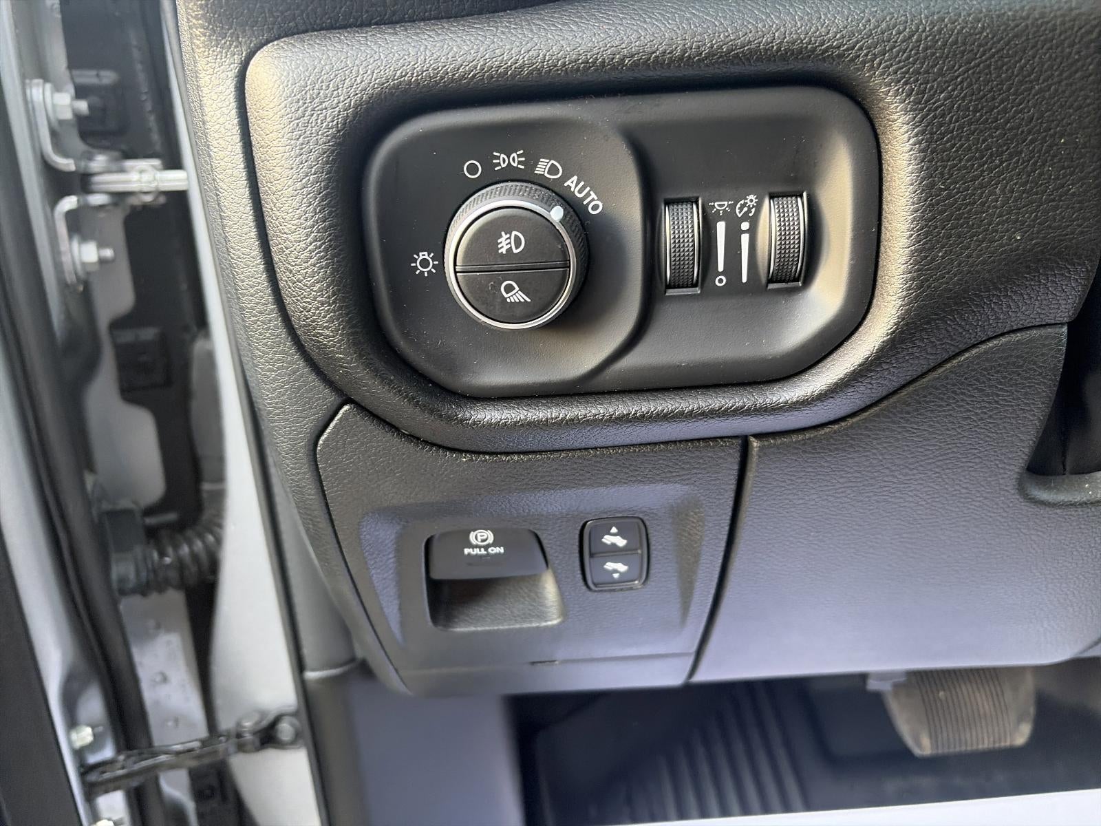 2024 RAM 1500 Laramie 4x4 Crew Cab 5'7" Box