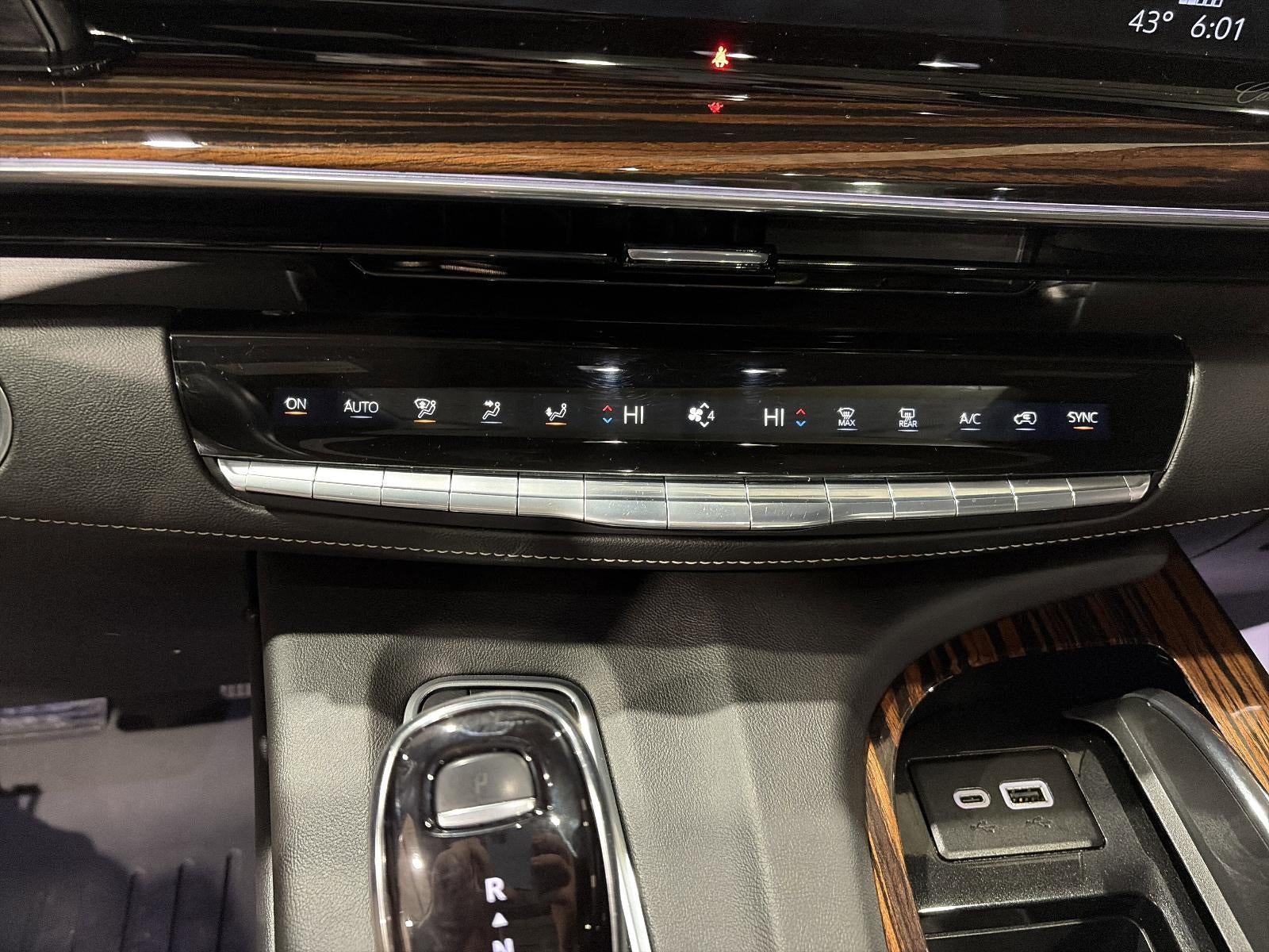 2023 Cadillac Escalade ESV 4WD Premium Luxury