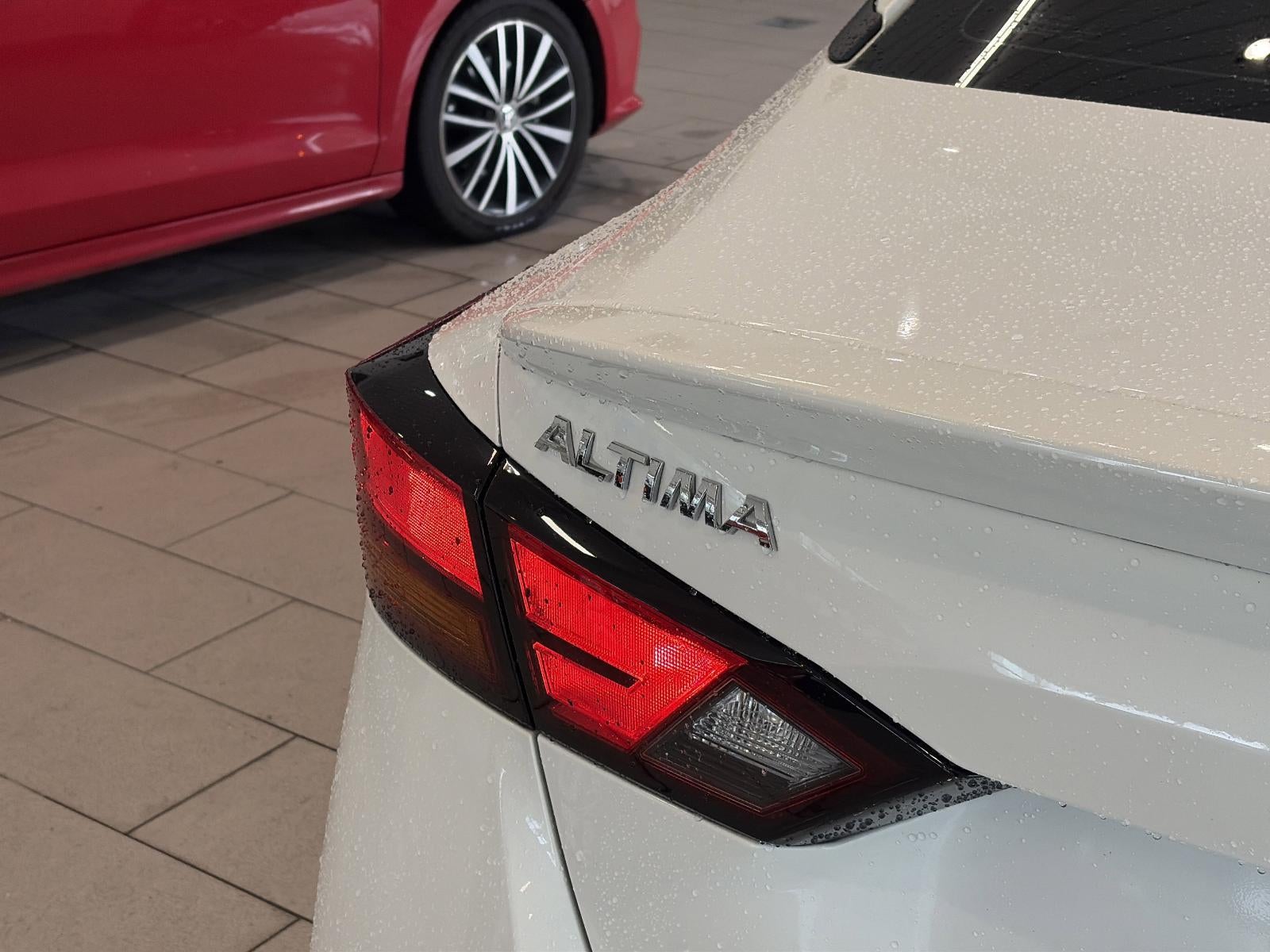 2021 Nissan Altima 2.5 SR Sedan