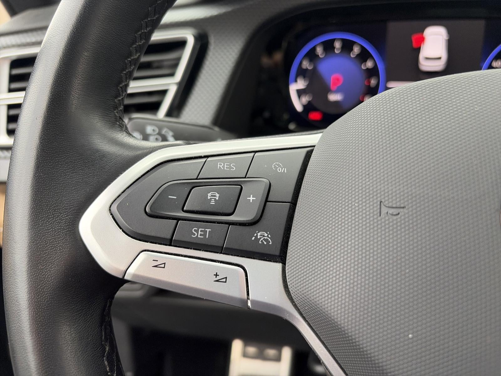 2024 Volkswagen Atlas Cross Sport 2.0T SEL R-Line 4MOTION