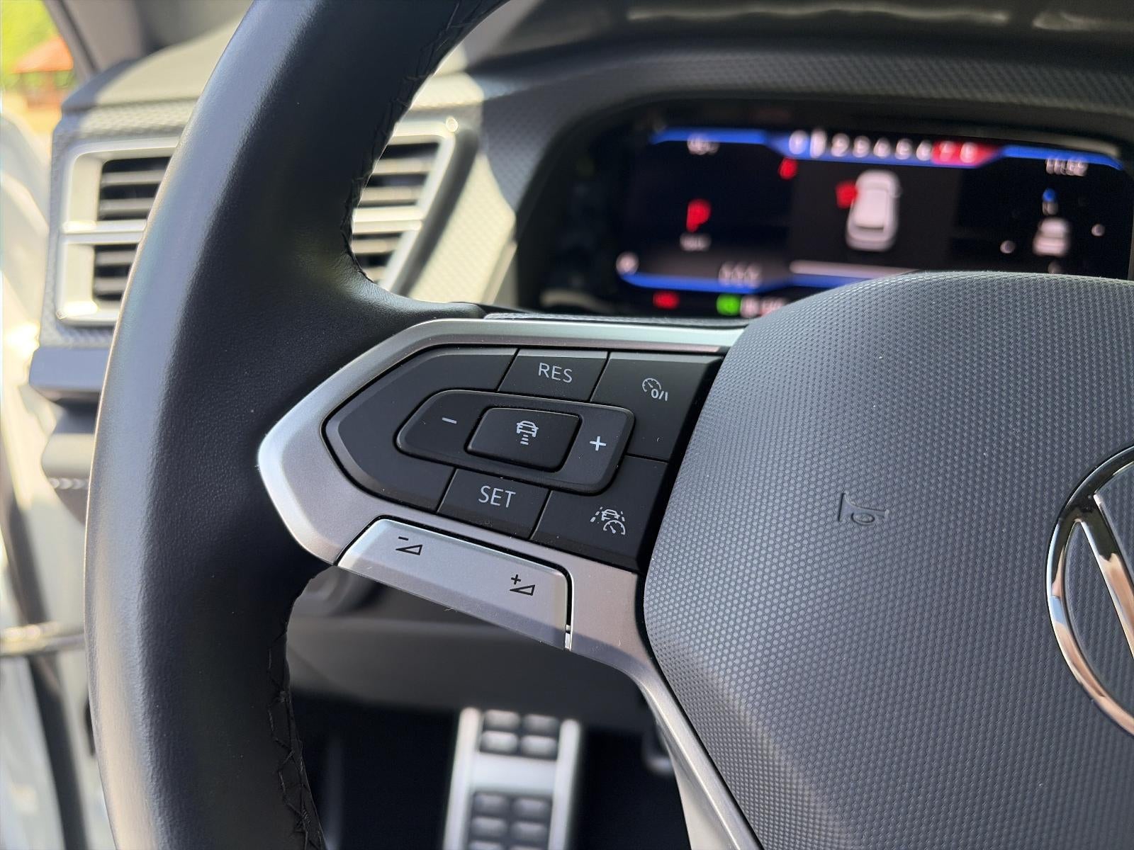 2024 Volkswagen Atlas Cross Sport 2.0T SEL R-Line 4MOTION