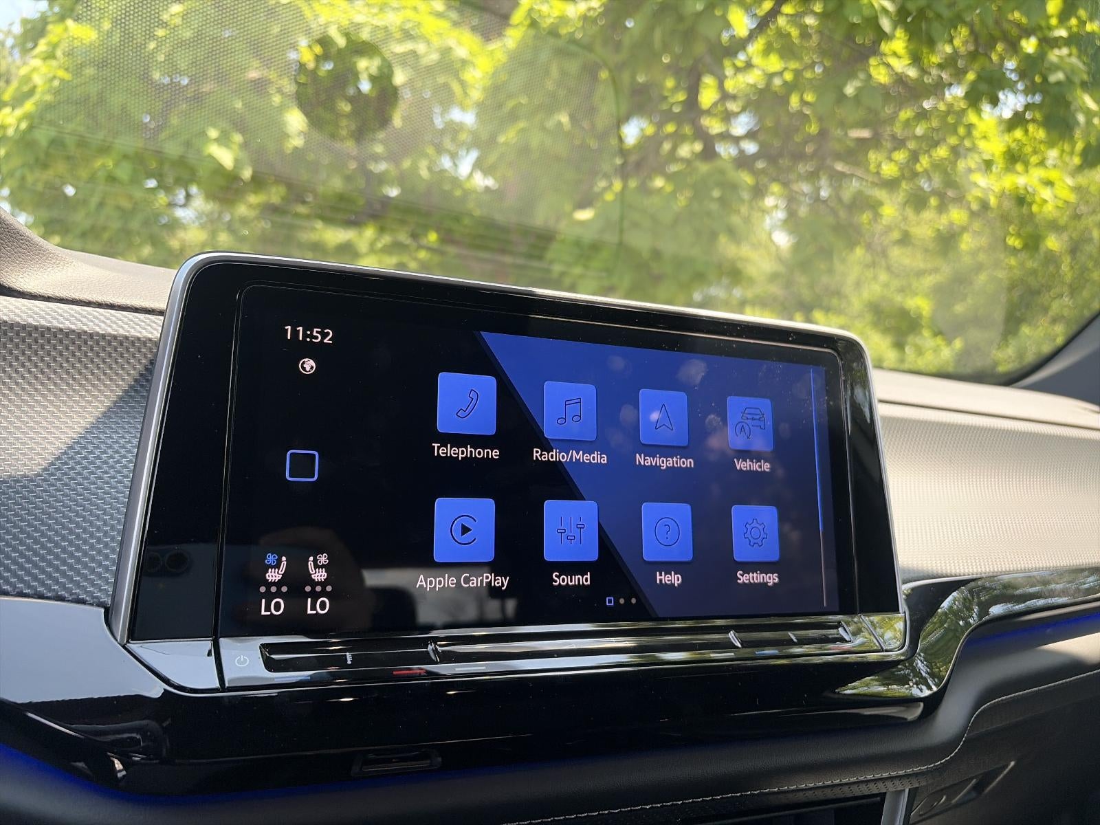 2024 Volkswagen Atlas Cross Sport 2.0T SEL R-Line 4MOTION
