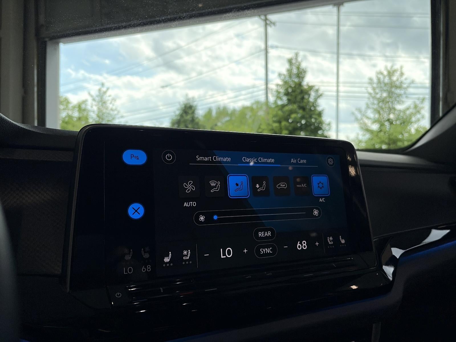 2024 Volkswagen Atlas 2.0T Peak Edition SE w/Technology 4MOTION