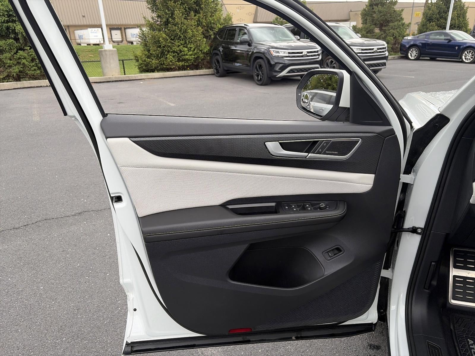 2024 Volkswagen Atlas Cross Sport 2.0T SEL Premium R-Line 4MOTION