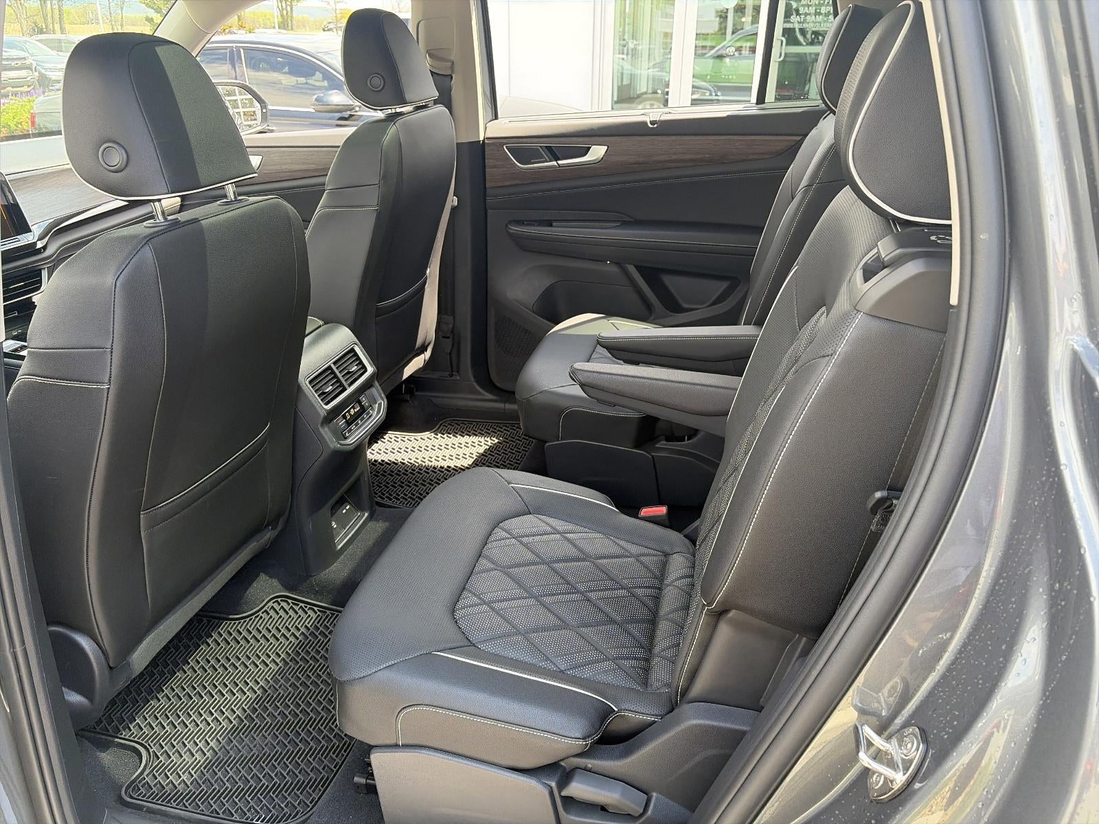 2025 Volkswagen Atlas 2.0T SEL Premium R-Line 4MOTION