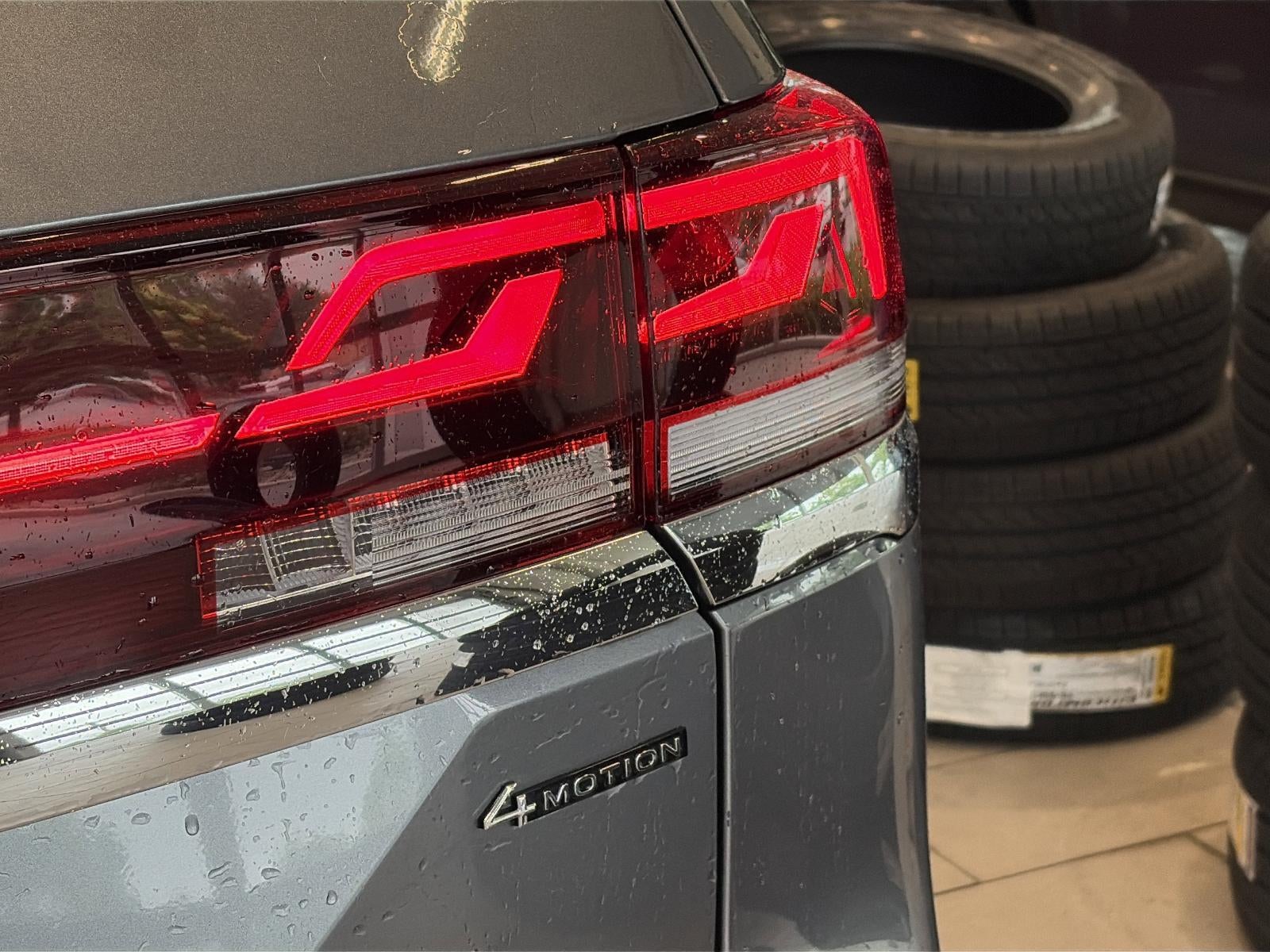 2024 Volkswagen Atlas 2.0T SEL Premium R-Line 4MOTION