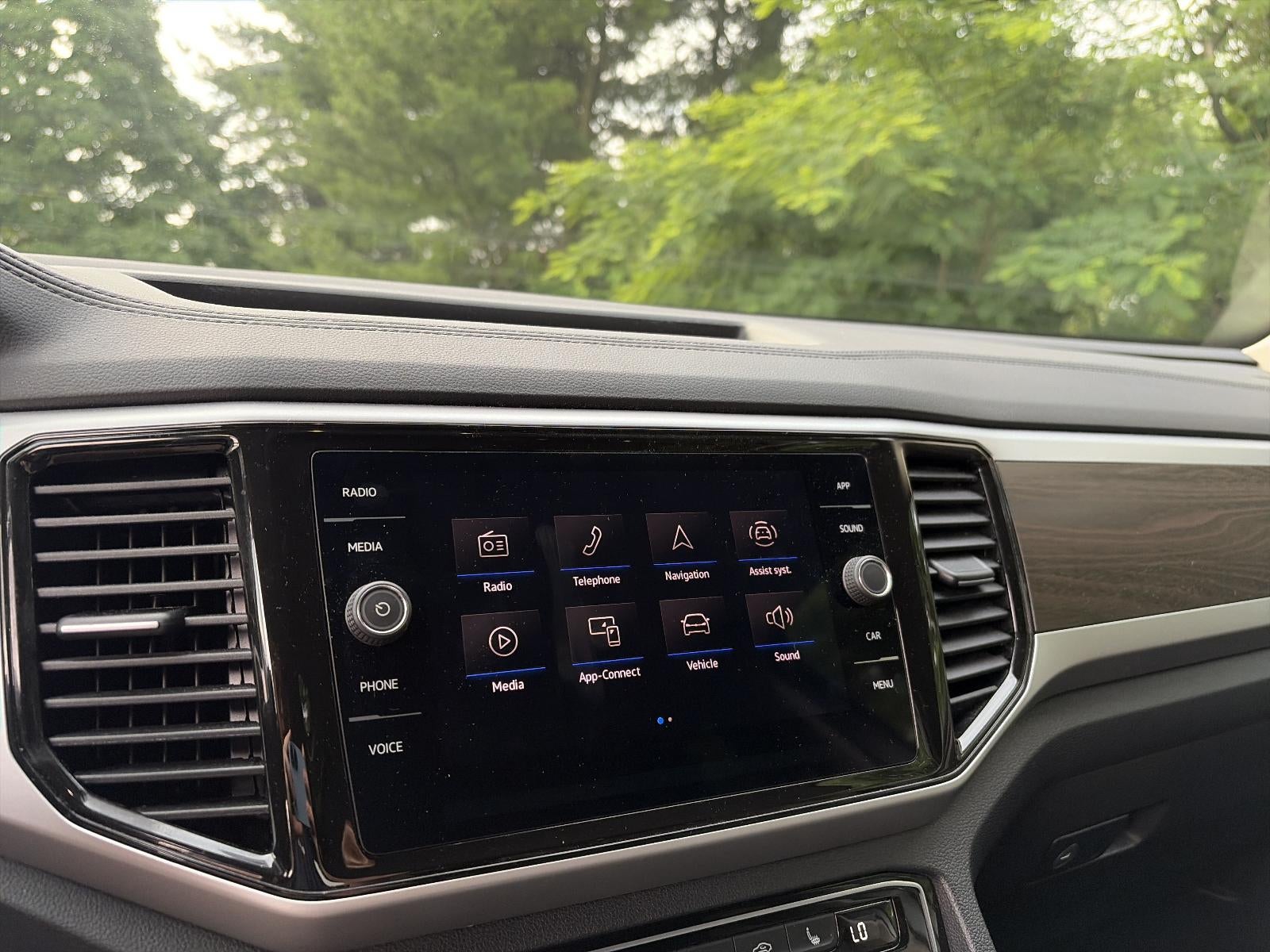 2022 Volkswagen Atlas 2.0T SE w/Technology 4MOTION