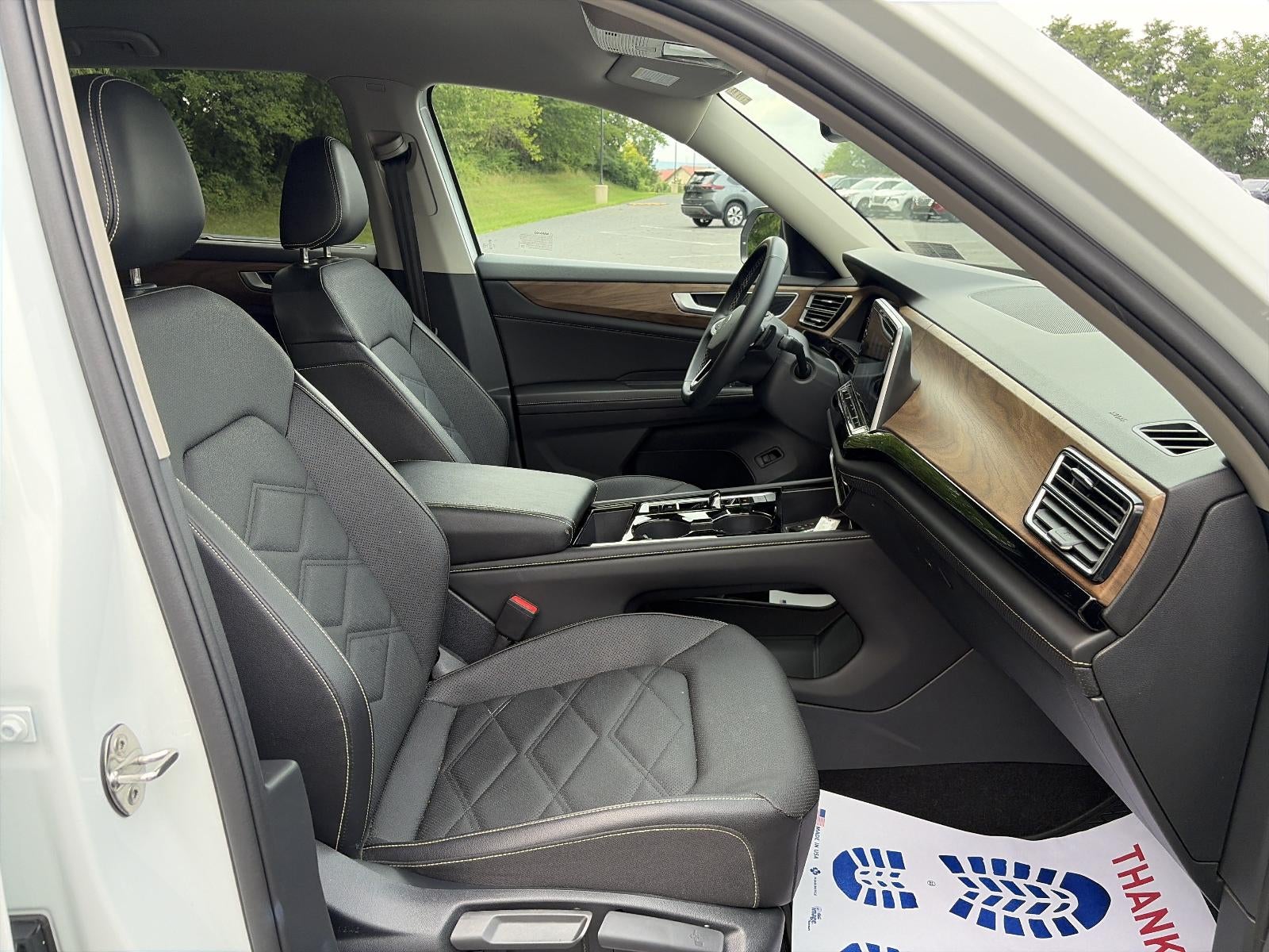 2024 Volkswagen Atlas 2.0T SE w/Technology 4MOTION