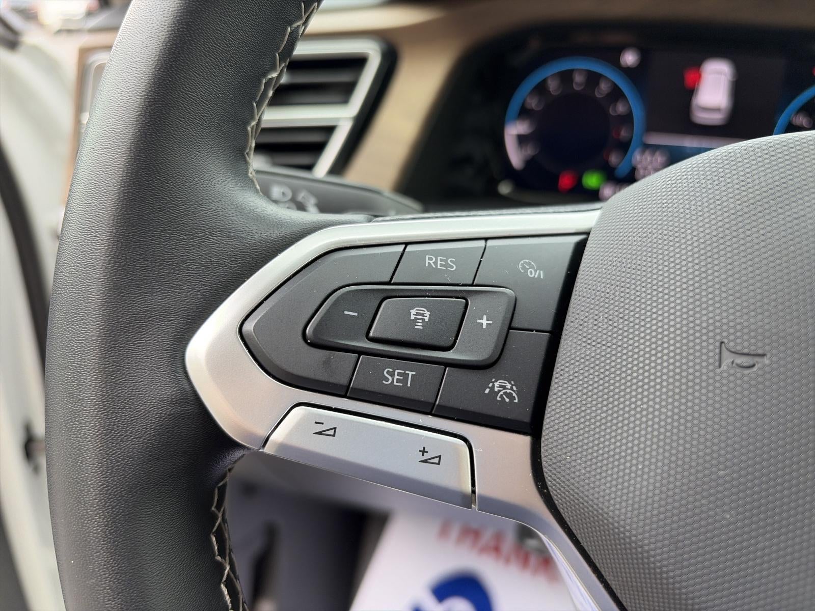 2024 Volkswagen Atlas 2.0T SE w/Technology 4MOTION