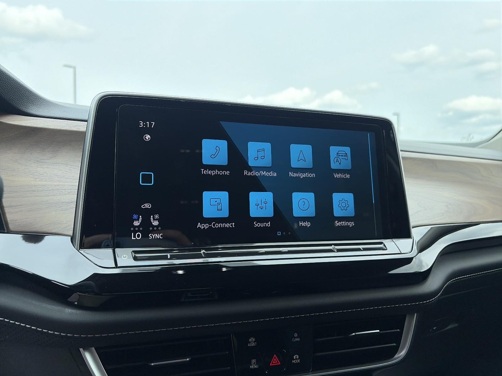 2024 Volkswagen Atlas 2.0T SE w/Technology 4MOTION