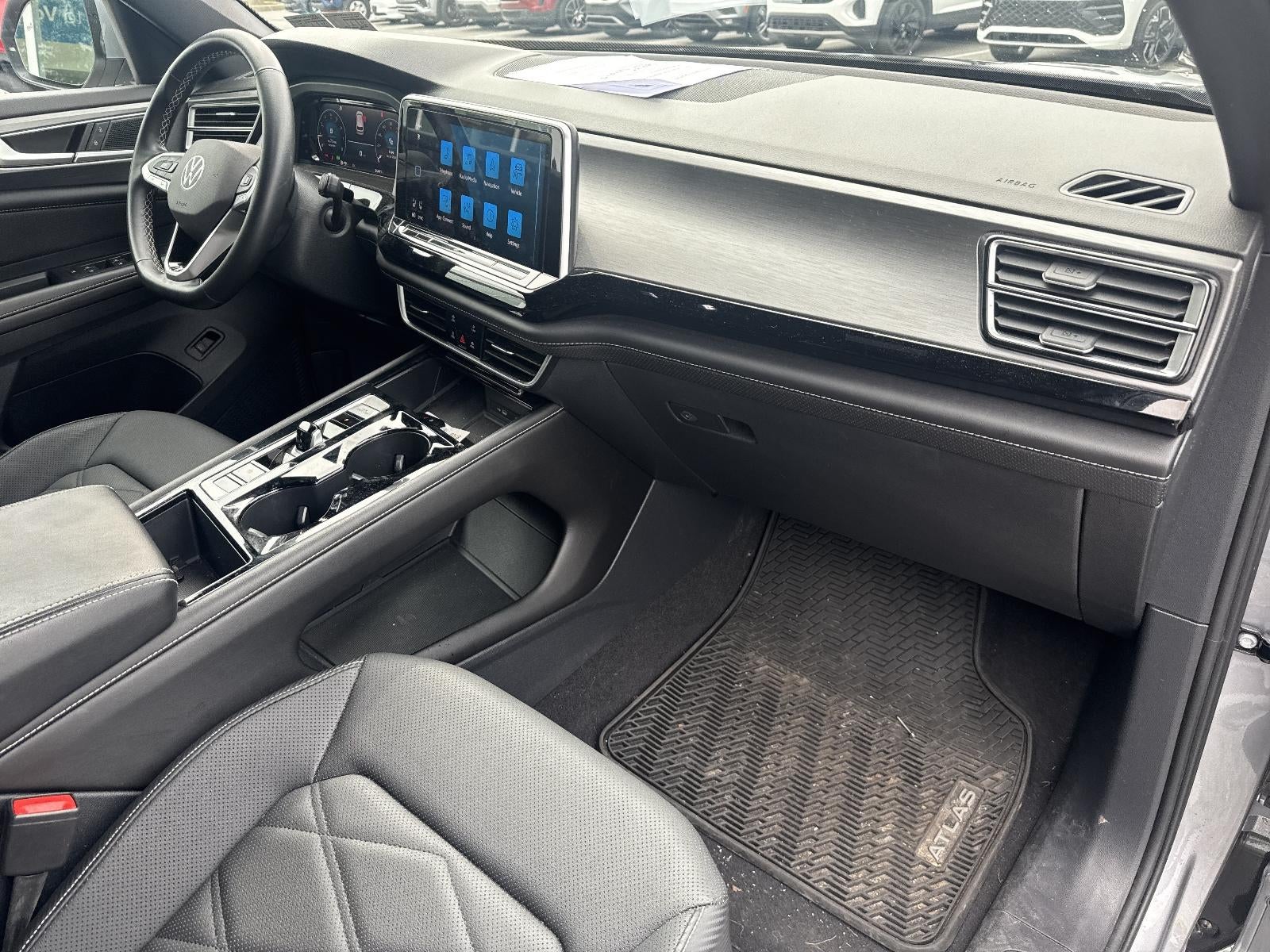 2024 Volkswagen Atlas Cross Sport 2.0T SE w/Technology 4MOTION