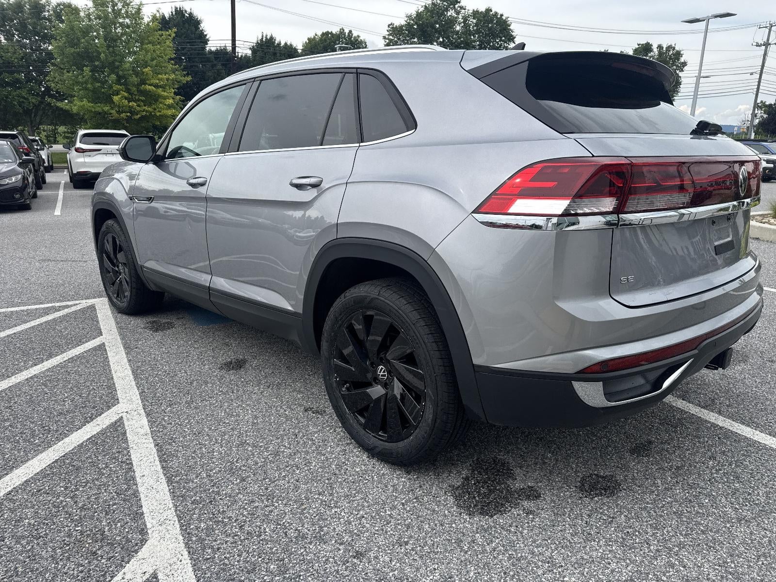2024 Volkswagen Atlas Cross Sport 2.0T SE w/Technology 4MOTION