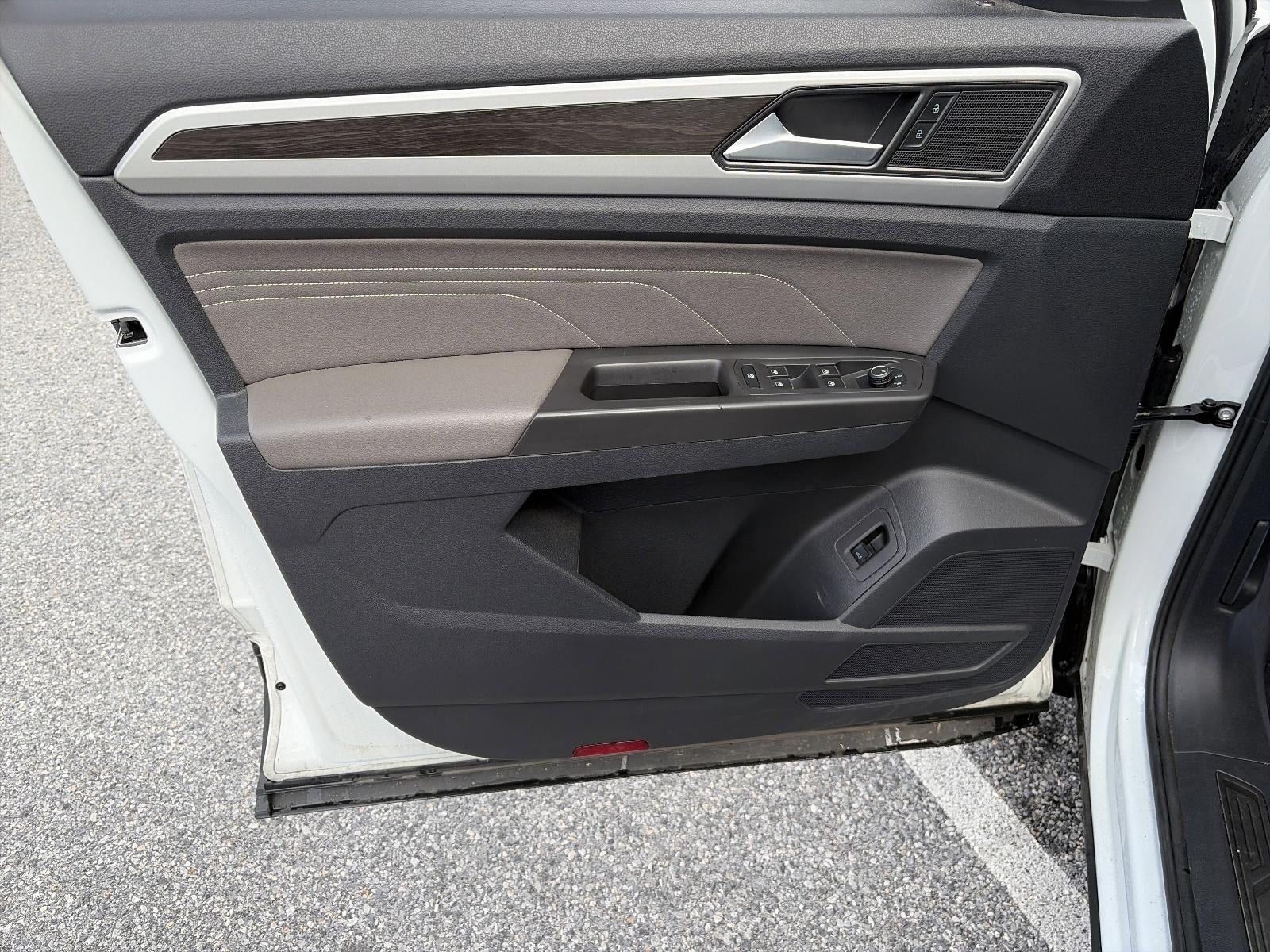 2023 Volkswagen Atlas 2.0T SE w/Technology 4MOTION