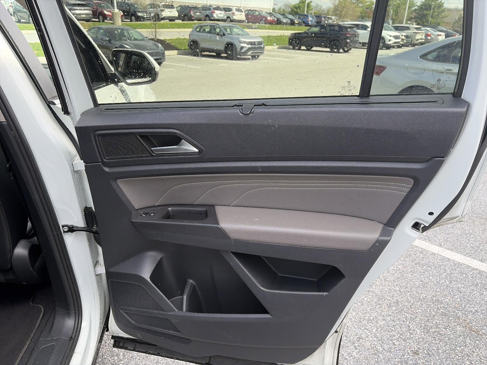 2023 Volkswagen Atlas 2.0T SE w/Technology 4MOTION