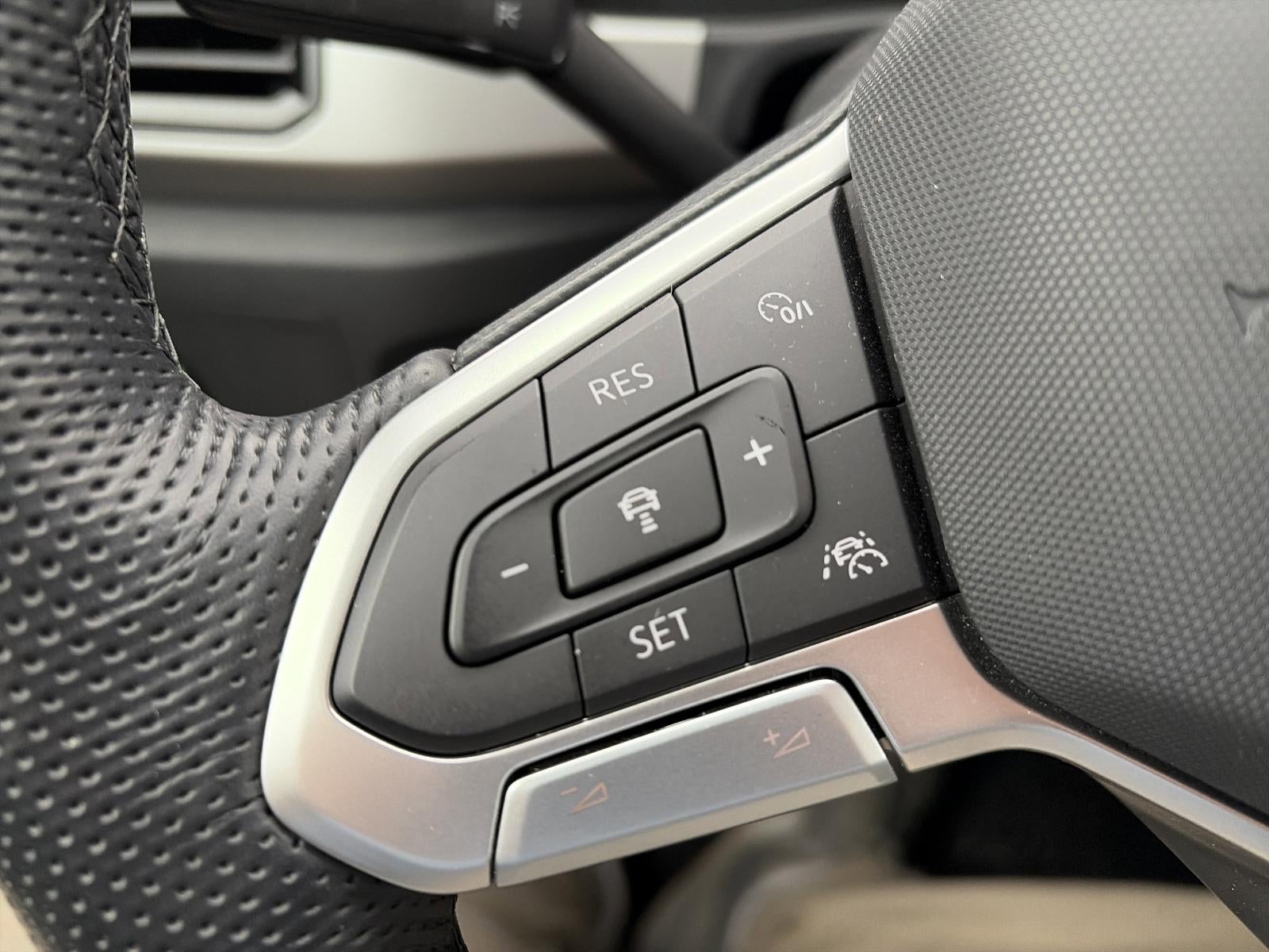 2023 Volkswagen Atlas Cross Sport 3.6L V6 SEL R-Line Black 4MOTION