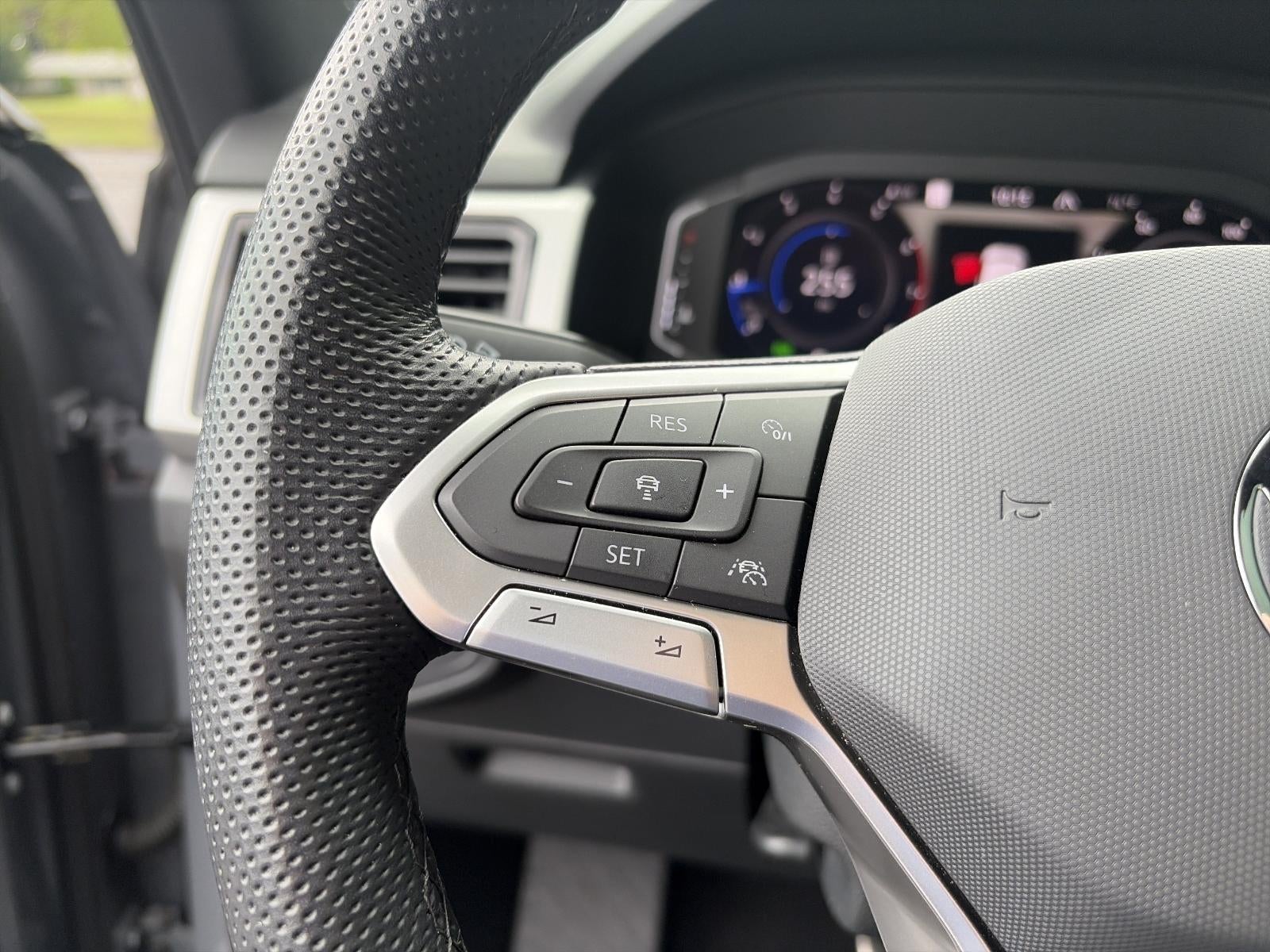 2023 Volkswagen Atlas Cross Sport 3.6L V6 SEL R-Line Black 4MOTION