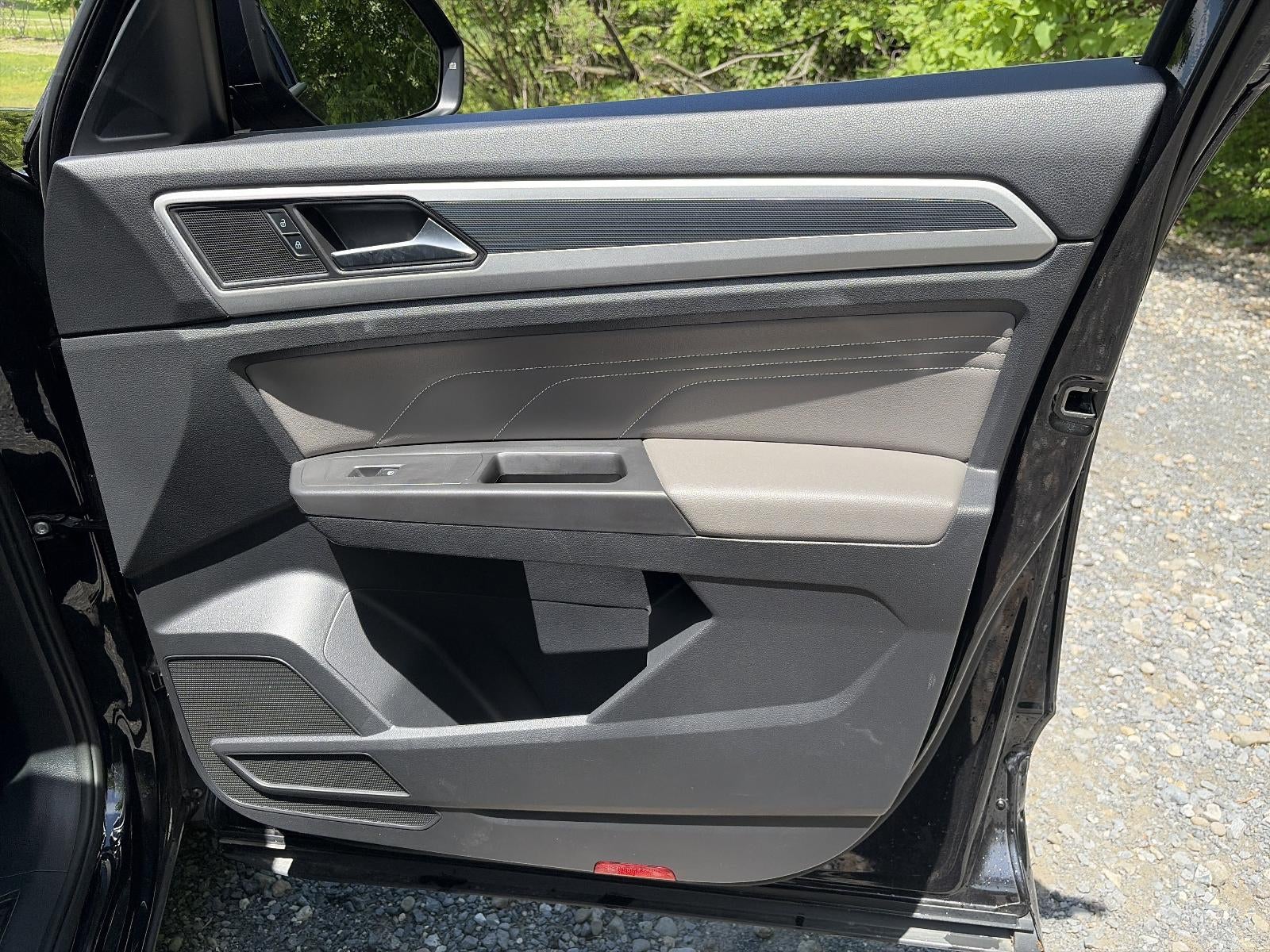 2023 Volkswagen Atlas Cross Sport 3.6L V6 SEL R-Line Black 4MOTION