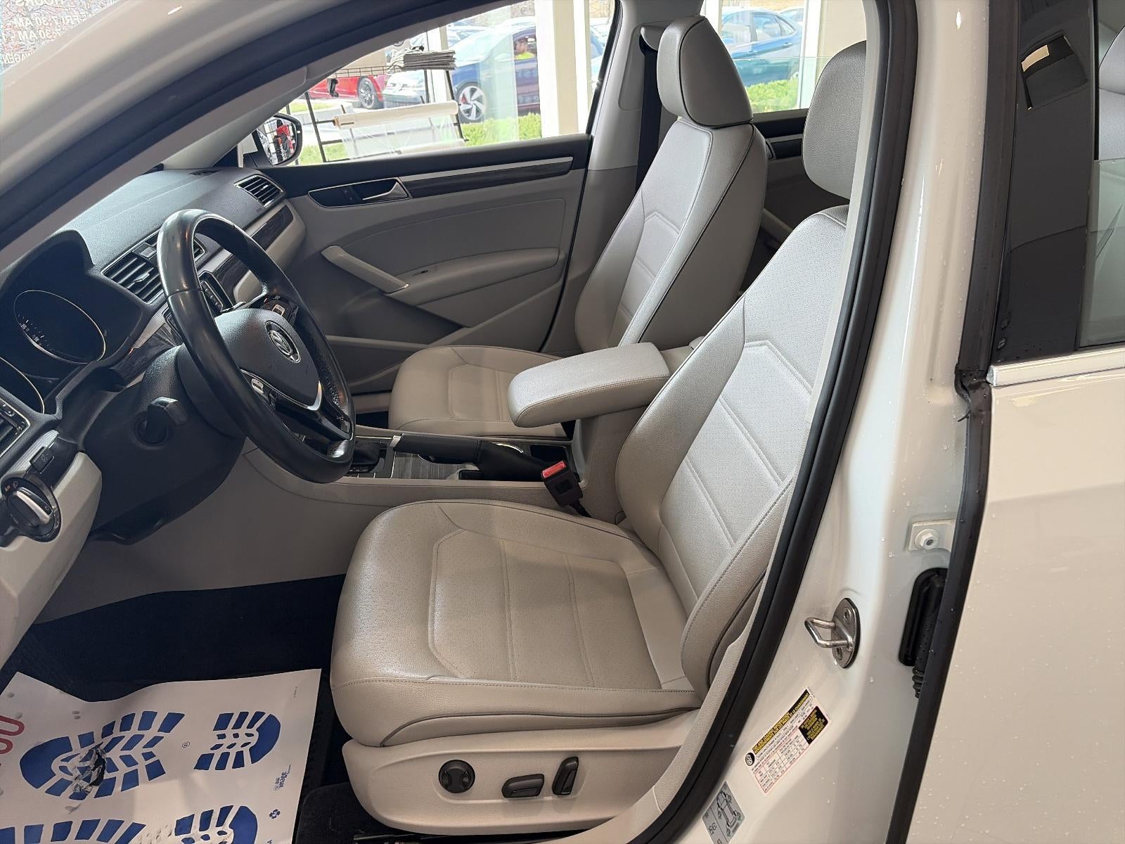 2018 Volkswagen Passat 2.0T SE w/Technology Auto