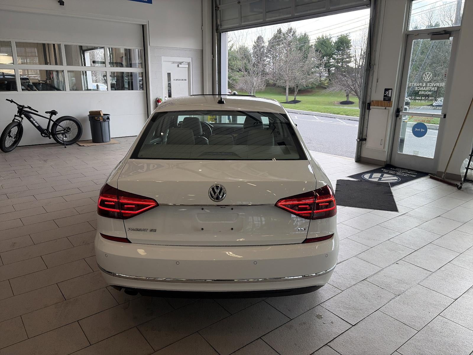 2018 Volkswagen Passat 2.0T SE w/Technology Auto