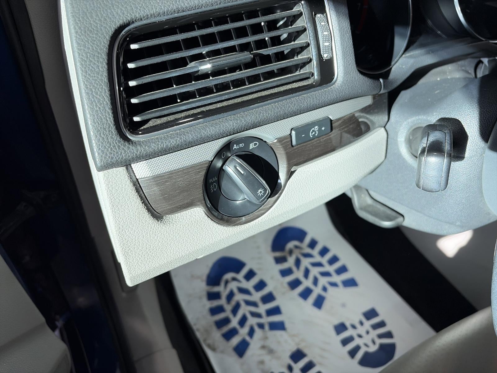 2016 Volkswagen Passat 4dr Sdn 1.8T Auto SE PZEV