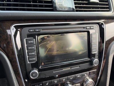 2014 Volkswagen Passat 4dr Sdn 1.8T Auto SEL Premium PZEV