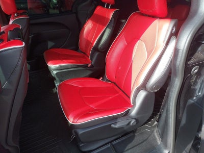 2020 Chrysler Pacifica Hybrid Red S FWD