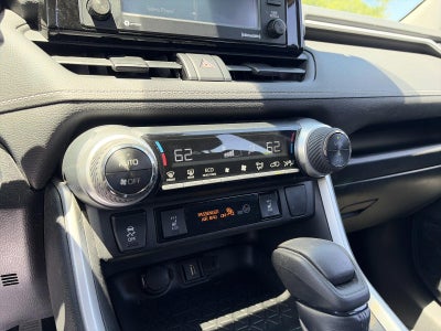 2021 Toyota RAV4 Hybrid XLE AWD (Natl)
