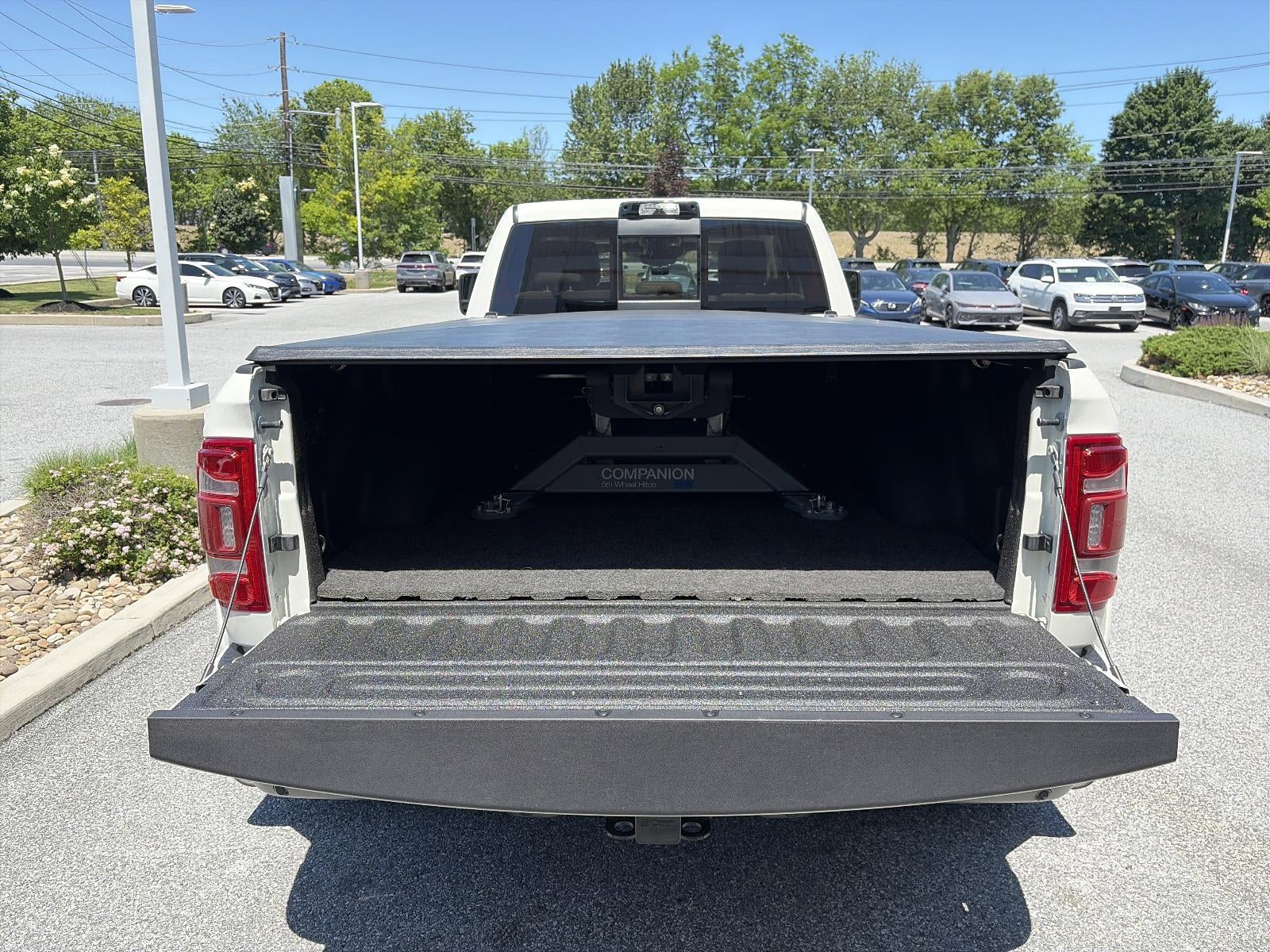 2023 RAM 3500 Longhorn 4x4 Crew Cab 8' Box