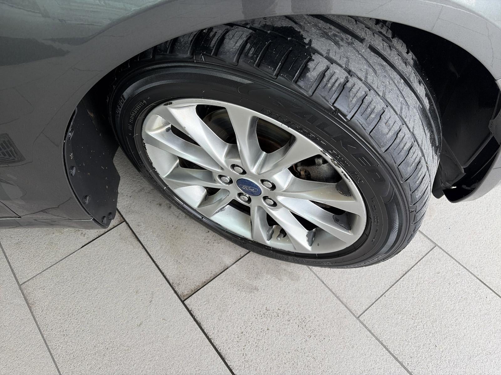 2017 Ford Fusion SE FWD