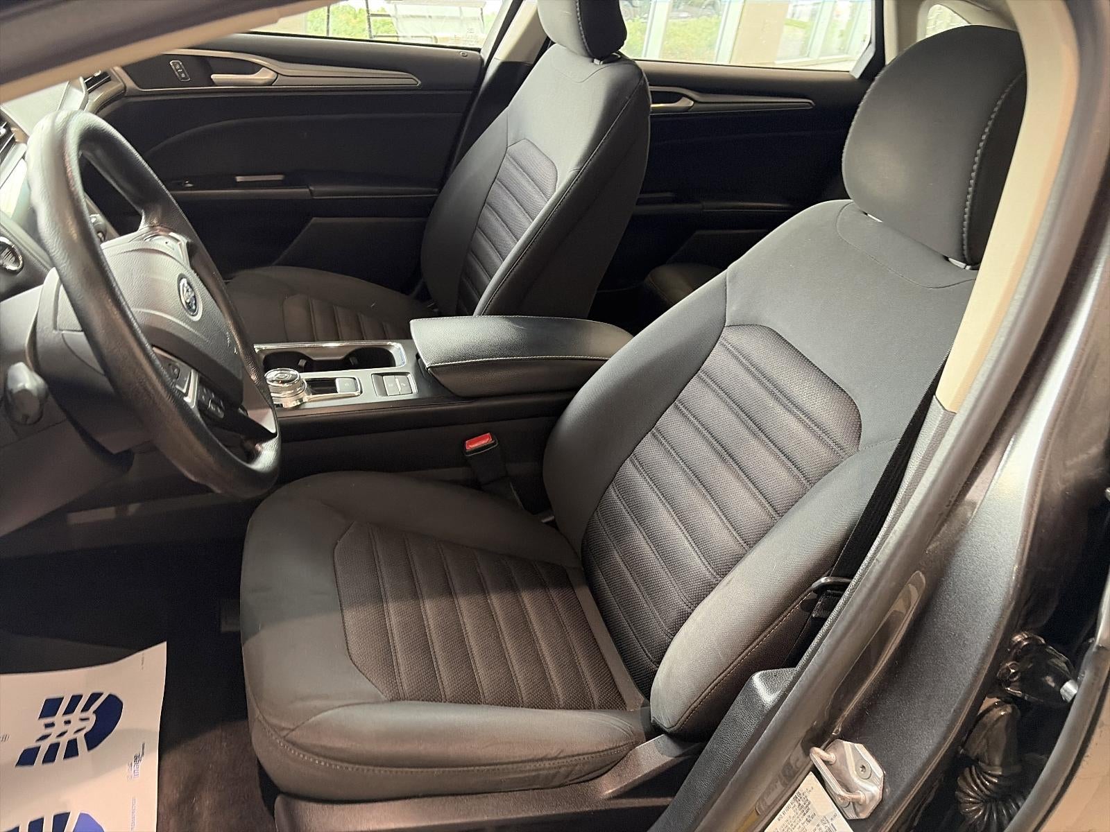 2017 Ford Fusion SE FWD