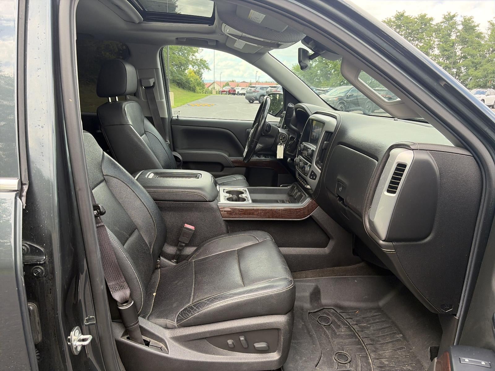 2017 GMC Sierra 1500 Crew Cab Standard Box 4-Wheel Drive SLT