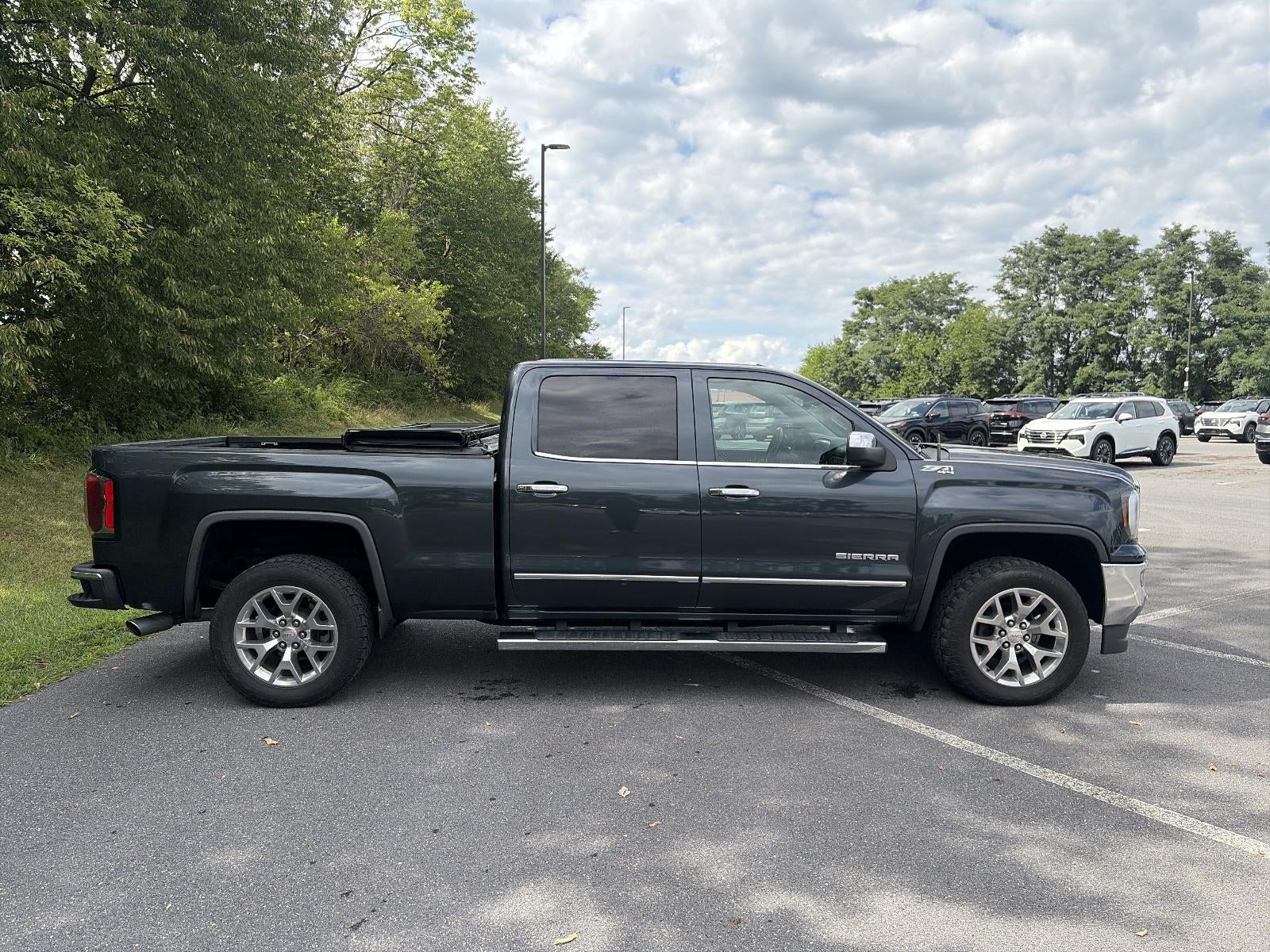 2017 GMC Sierra 1500 Crew Cab Standard Box 4-Wheel Drive SLT
